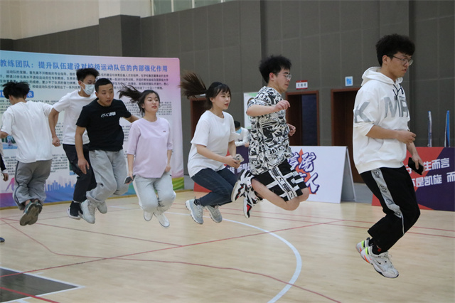 顽强拼搏显身手,绳绳舞动展英姿——晋中信息学院第一届“阳光杯”跳绳比赛圆满落幕