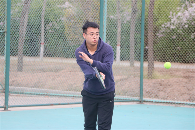 挥拍间超越平凡,灵动间缔造奇迹——晋中信息学院第四届“阳光杯”网球联赛圆满落幕