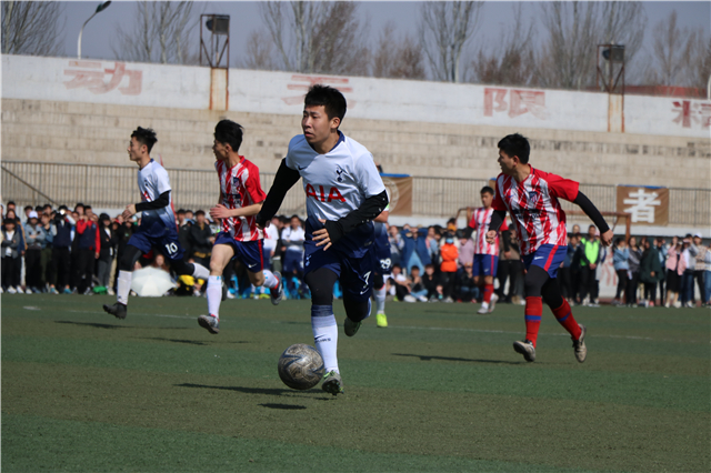 以足球之名 燃学子梦想