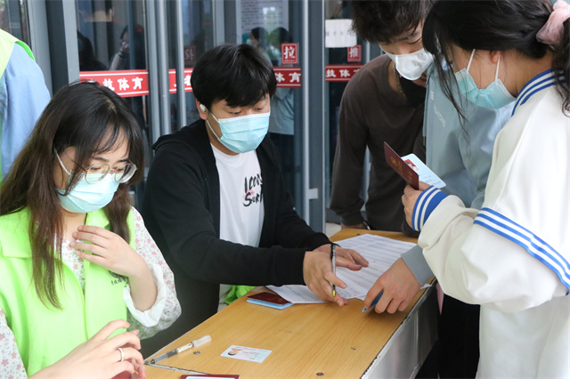 顽强拼搏显身手,绳绳舞动展英姿——晋中信息学院第一届“阳光杯”跳绳比赛圆满落幕