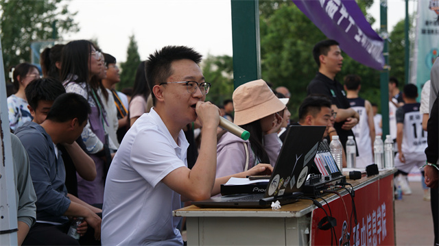 当篮球遇上思辩力,看篮球解说员们如何展示?——校第四届“奕驰杯”致敬经典解说大赛圆满结束